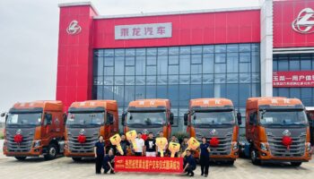 八年老客戶再度托付信賴！玉柴機電玉林公司交付一批乘龍H7復合型牽引車